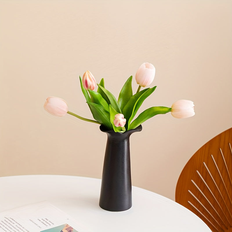 A Piece of Light Luxury Creativity | Petals | Ceramic Vase | Living Room Study | Sense of Elegance | Hydroponic Fresh Flowers And Dried Flowers | Floral Decoration Ornaments | Suitable for Display in The Living Room, Hallway, Bookshelf