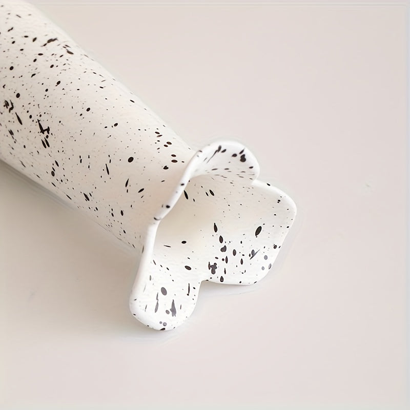 A Piece of Light Luxury Creativity | Petals | Ceramic Vase | Living Room Study | Sense of Elegance | Hydroponic Fresh Flowers And Dried Flowers | Floral Decoration Ornaments | Suitable for Display in The Living Room, Hallway, Bookshelf