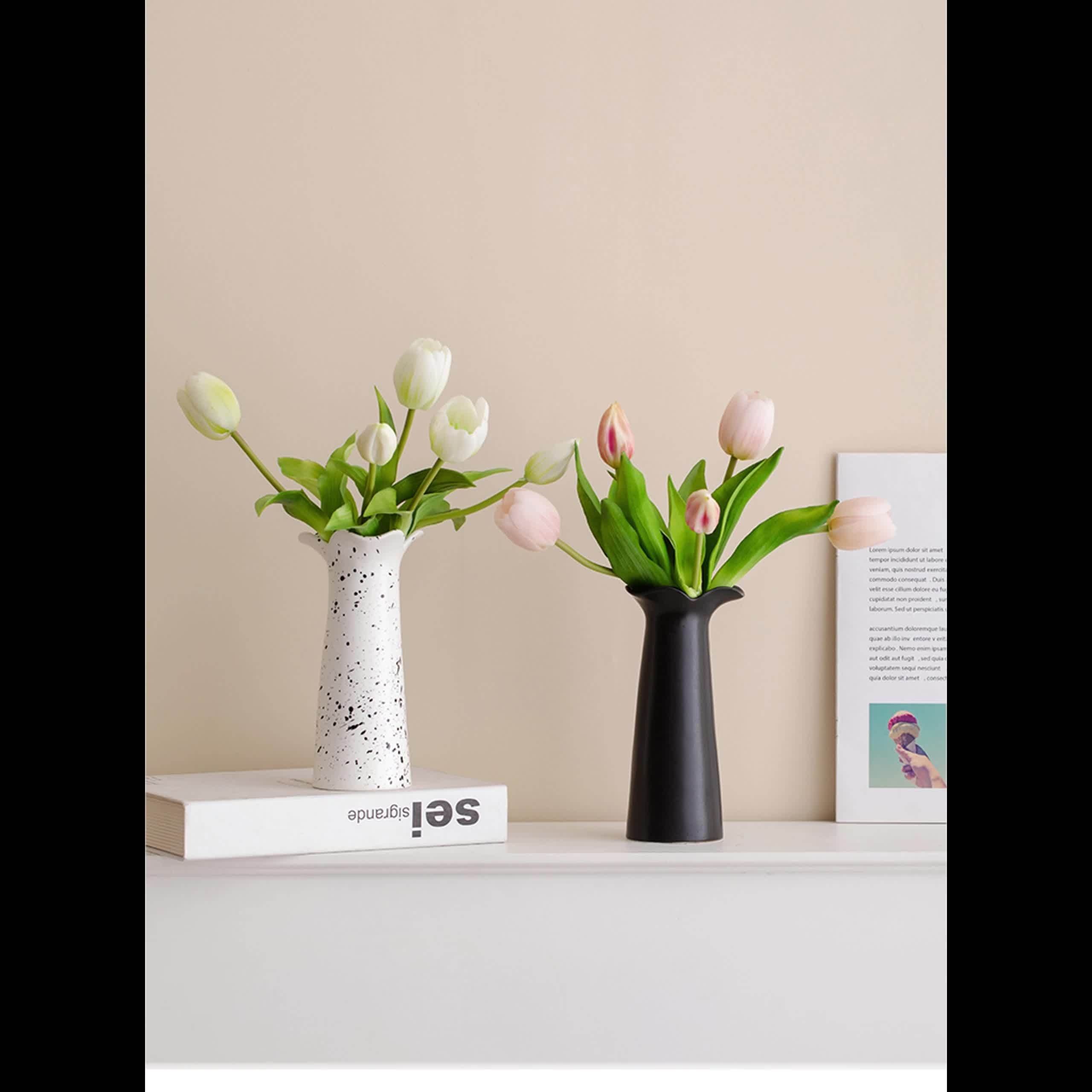 A Piece of Light Luxury Creativity | Petals | Ceramic Vase | Living Room Study | Sense of Elegance | Hydroponic Fresh Flowers And Dried Flowers | Floral Decoration Ornaments | Suitable for Display in The Living Room, Hallway, Bookshelf
