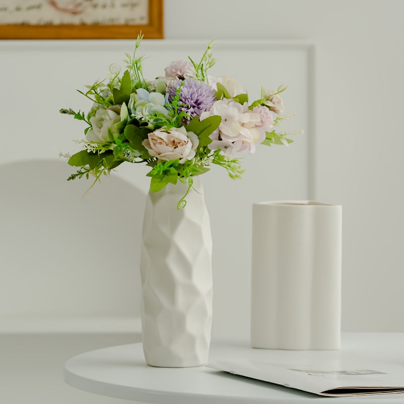 A Nordic White Modern Ceramic Vase for Decorative Dried Flowers, Suitable for Living Rooms, Hallways, Bookshelves, Wine Cabinets, And TV Cabinets, Perfect for Floral Arrangements And Home Decor