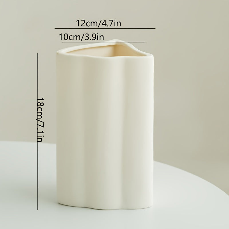 A Nordic White Modern Ceramic Vase for Decorative Dried Flowers, Suitable for Living Rooms, Hallways, Bookshelves, Wine Cabinets, And TV Cabinets, Perfect for Floral Arrangements And Home Decor