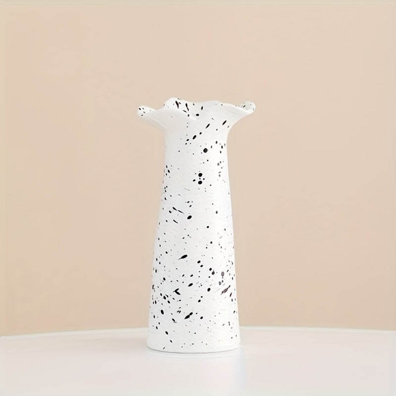 A Piece of Light Luxury Creativity | Petals | Ceramic Vase | Living Room Study | Sense of Elegance | Hydroponic Fresh Flowers And Dried Flowers | Floral Decoration Ornaments | Suitable for Display in The Living Room, Hallway, Bookshelf