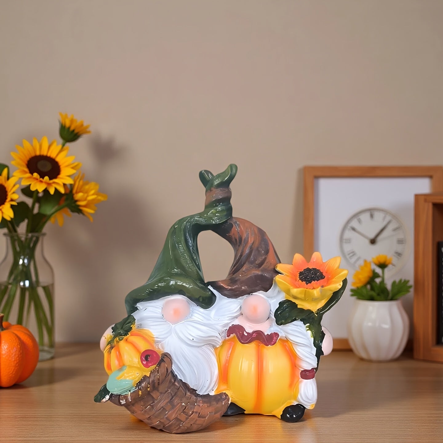 1pc of Creative Rustic Harvest Pumpkin Gnome Couple Resin Ornament for Home, Living Room, Desktop, Entrance Cabinet Decoration, Warm Decor for Studio And Office, Garden, Courtyard, And Windowsill Flower Rack Decoration